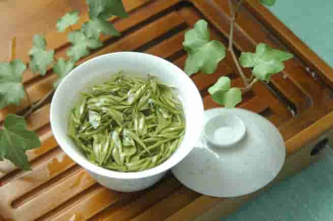 White tea in a ceramic cup Image